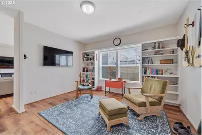 2105 9th St, Tillamook, OR 97141 - Photo 3