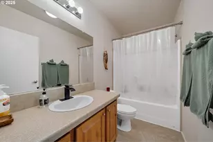 2105 9th St, Tillamook, OR 97141 - Photo 17