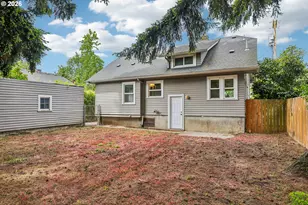 8124 SE Ash St, Portland, OR 97215 - Photo 27