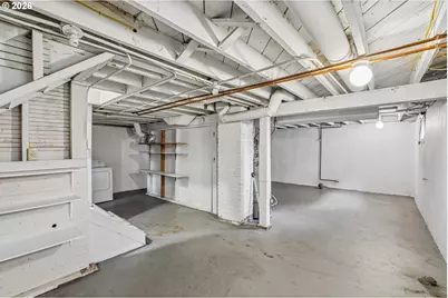 8124 SE Ash St, Portland, OR 97215 - Photo 25