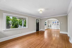 8124 SE Ash St, Portland, OR 97215 - Photo 5