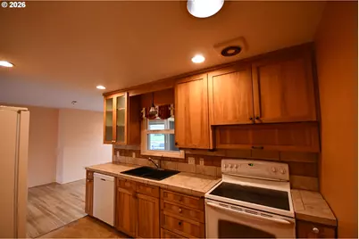 731 E 19th St, The Dalles, OR 97058 - Photo 17