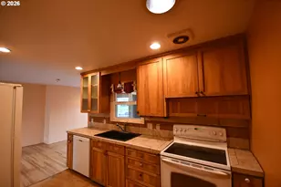 731 E 19th St, The Dalles, OR 97058 - Photo 17