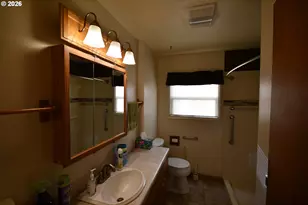 731 E 19th St, The Dalles, OR 97058 - Photo 23