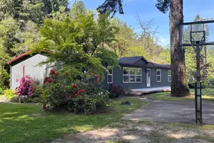 11111 Little River Rd, Glide, OR 97443 - Photo 9