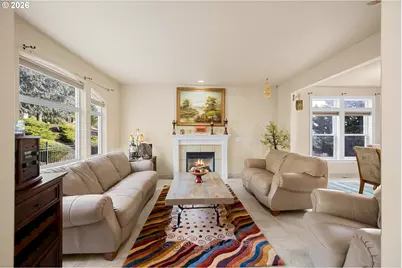 2744 NW Daysha Dr, Roseburg, OR 97471 - Photo 5