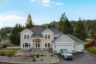 2744 NW Daysha Dr, Roseburg, OR 97471 - Photo 1