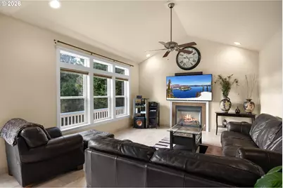 2744 NW Daysha Dr, Roseburg, OR 97471 - Photo 13