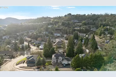 2744 NW Daysha Dr, Roseburg, OR 97471 - Photo 33