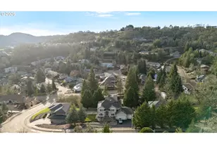 2744 NW Daysha Dr, Roseburg, OR 97471 - Photo 33