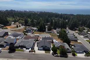 7175 Vista Ridge Dr, Brookings, OR 97415 - Photo 1