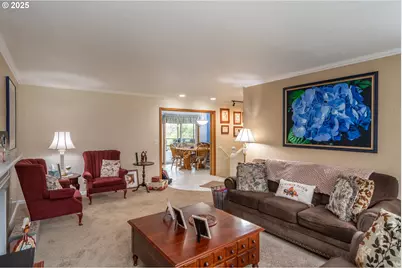 1821 NW Sellwood St, Roseburg, OR 97471 - Photo 5