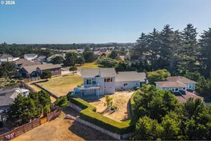1122 Three Wood Dr, Bandon, OR 97411 - Photo 39