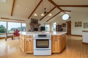 1122 Three Wood Dr, Bandon, OR 97411 - Photo 15