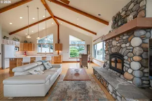 1122 Three Wood Dr, Bandon, OR 97411 - Photo 9