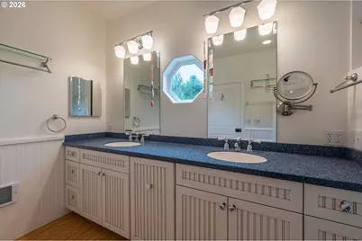 1122 Three Wood Dr, Bandon, OR 97411 - Photo 31