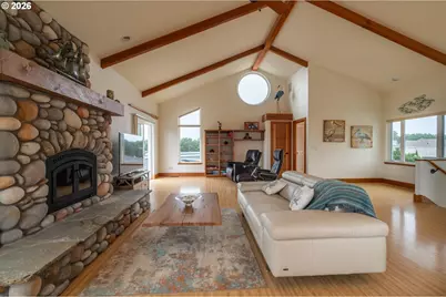 1122 Three Wood Dr, Bandon, OR 97411 - Photo 11
