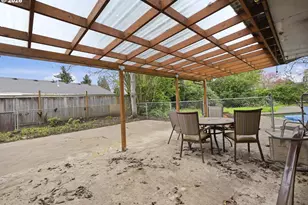 885 Aspen St, Springfield, OR 97477 - Photo 9