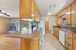 885 Aspen St, Springfield, OR 97477 - Photo 11