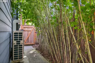 11745 SE Pine St, Portland, OR 97216 - Photo 35
