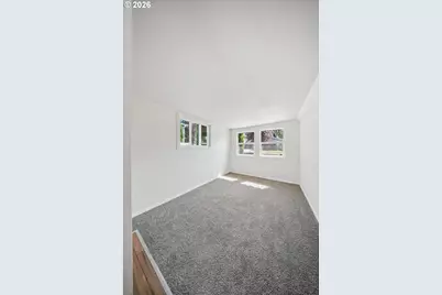 11745 SE Pine St, Portland, OR 97216 - Photo 15