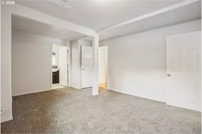 11745 SE Pine St, Portland, OR 97216 - Photo 21