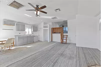 1833 N Jantzen Ave, Portland, OR 97217 - Photo 3