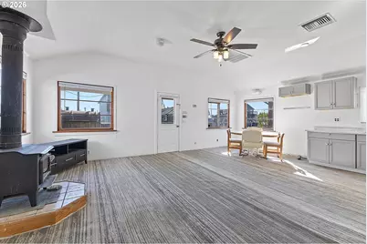 1833 N Jantzen Ave, Portland, OR 97217 - Photo 5