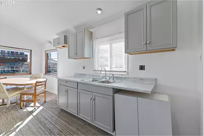 1833 N Jantzen Ave, Portland, OR 97217 - Photo 11