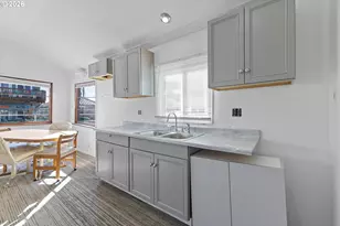 1833 N Jantzen Ave, Portland, OR 97217 - Photo 11