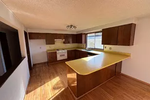 6571 Oakridge Dr, Gladstone, OR 97027 - Photo 9