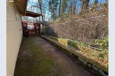 6571 Oakridge Dr, Gladstone, OR 97027 - Photo 3