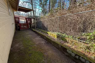 6571 Oakridge Dr, Gladstone, OR 97027 - Photo 3