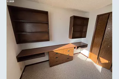 6571 Oakridge Dr, Gladstone, OR 97027 - Photo 15