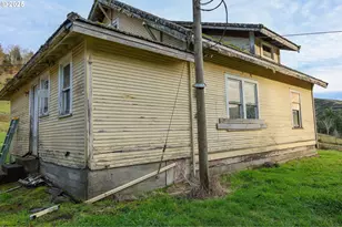 96312 Shutters Creek Ln, North Bend, OR 97459 - Photo 17