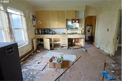 96312 Shutters Creek Ln, North Bend, OR 97459 - Photo 13