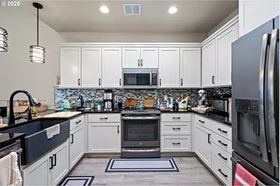 2072 Lakeland Way, Eugene, OR 97408 - Photo 15