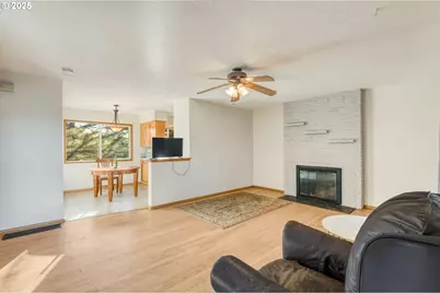 12720 SE Alder St, Portland, OR 97233 - Photo 3