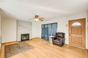 12720 SE Alder St, Portland, OR 97233 - Photo 5