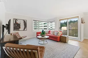 2211 SW Park Pl, Portland, OR 97205 - Photo 9