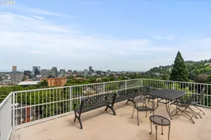 2211 SW Park Pl, Portland, OR 97205 - Photo 31