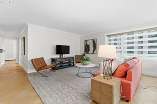 2211 SW Park Pl, Portland, OR 97205 - Photo 11