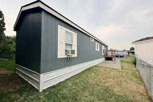 1040 SW 11th St, Hermiston, OR 97838 - Photo 3