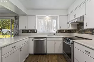 311 SE 155th Pl, Portland, OR 97233 - Photo 11