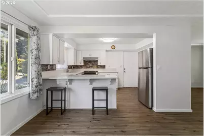 311 SE 155th Pl, Portland, OR 97233 - Photo 9