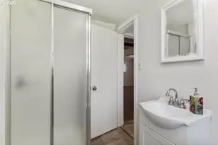 311 SE 155th Pl, Portland, OR 97233 - Photo 35
