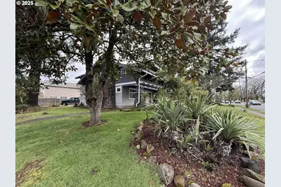 8809 SE Holgate Blvd, Portland, OR 97266 - Photo 3