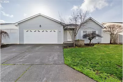 4240 NE Paintbrush Ct, Salem, OR 97305 - Photo 1