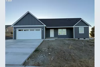 110 Truman Ave, Umatilla, OR 97882 - Photo 1