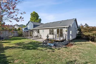 664 SE 10th St, Troutdale, OR 97060 - Photo 29